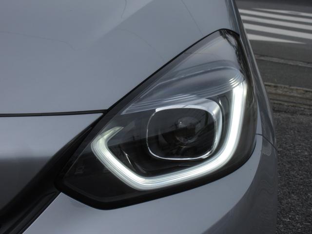 フィット e:HEVベーシック ホンダセンシング LEDヘッドライト 前後クリアランスソナー スマートキー ETC ワンオーナー 4WD(33枚目)