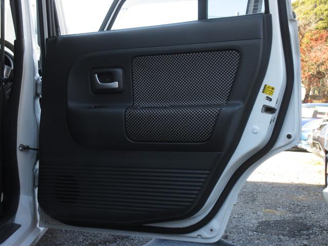 アルトラパン ＳＳ　後期型　５速ＭＴ　フジツボマフラー　テイクオフブローオフバルブ　ゼロ１０００チャンバー　社外アルミホイール（11枚目）