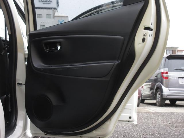 ヴィッツ F セーフティーエディションIII 後期 純正SDナビ ブルートゥースオーディオ ETC バックカメラ 前後ドライブレコーダー スマートキー LEDヘッドライト 衝突被害軽減ブレーキ 前後クリアランスソナー ワンオーナー ユーザー買取車(11枚目)