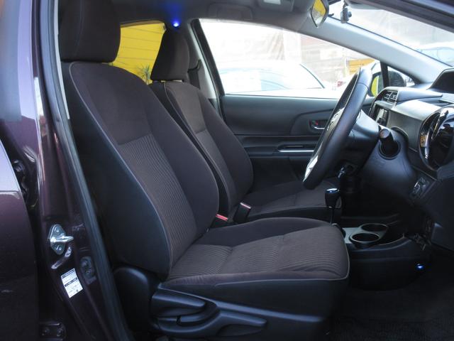 アクア Ｇ　中期型　純正ＳＤナビ　ブルートゥースオーディオ　地デジフルセグＴＶ　ドラレコ　ＥＴＣ　バックカメラ　スマートキー　クルコン　シートヒーター　社外１５インチＡＷ　衝突被害軽減ブレーキ　ワンオーナー（4枚目）