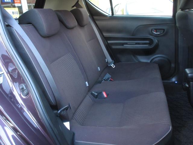 アクア Ｇ　中期型　純正ＳＤナビ　ブルートゥースオーディオ　地デジフルセグＴＶ　ドラレコ　ＥＴＣ　バックカメラ　スマートキー　クルコン　シートヒーター　社外１５インチＡＷ　衝突被害軽減ブレーキ　ワンオーナー（5枚目）