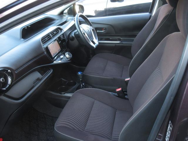 アクア Ｇ　中期型　純正ＳＤナビ　ブルートゥースオーディオ　地デジフルセグＴＶ　ドラレコ　ＥＴＣ　バックカメラ　スマートキー　クルコン　シートヒーター　社外１５インチＡＷ　衝突被害軽減ブレーキ　ワンオーナー（6枚目）