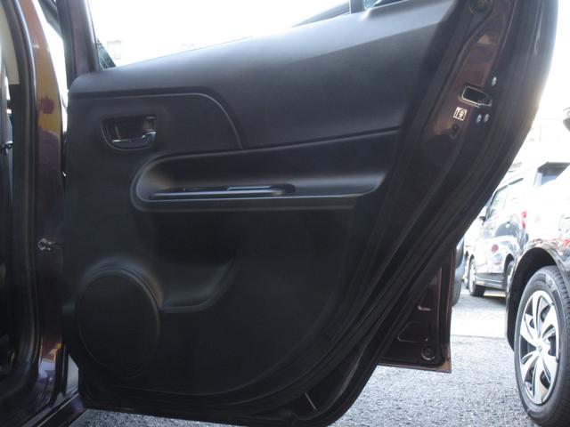 アクア Ｇ　中期型　純正ＳＤナビ　ブルートゥースオーディオ　地デジフルセグＴＶ　ドラレコ　ＥＴＣ　バックカメラ　スマートキー　クルコン　シートヒーター　社外１５インチＡＷ　衝突被害軽減ブレーキ　ワンオーナー（11枚目）