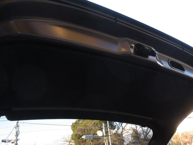 アクア Ｇ　中期型　純正ＳＤナビ　ブルートゥースオーディオ　地デジフルセグＴＶ　ドラレコ　ＥＴＣ　バックカメラ　スマートキー　クルコン　シートヒーター　社外１５インチＡＷ　衝突被害軽減ブレーキ　ワンオーナー（16枚目）