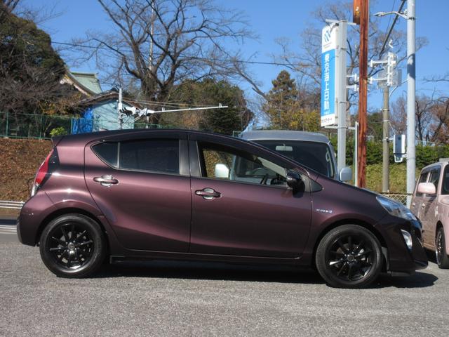 アクア Ｇ　中期型　純正ＳＤナビ　ブルートゥースオーディオ　地デジフルセグＴＶ　ドラレコ　ＥＴＣ　バックカメラ　スマートキー　クルコン　シートヒーター　社外１５インチＡＷ　衝突被害軽減ブレーキ　ワンオーナー（40枚目）