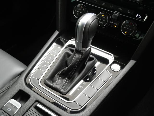パサートヴァリアント ２．０ＴＳＩ　Ｒライン　専用レザーシート　新品タイヤ４本交換　パワーバックドア　マッサージ付パワーシート　シートヒーター　レザーステアリング　Ｗエアコン　レーダークルコン　前後ドラレコ　ＥＴＣ　保証付き　禁煙（32枚目）