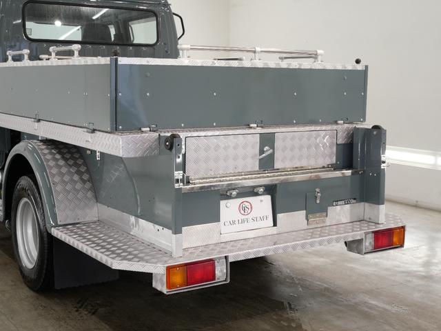 デュトロ Ｗキャブ　ＮＯＸ・ＰＭ適合車　キャブオーバー　ダブルキャブ　電動キャブチルト　三方開　各部縞鋼板貼り　レザー調シートカバー　可倒式パーキングブレーキ全塗装カスタム済み　ドアバイザー　電動格納ミラー（12枚目）