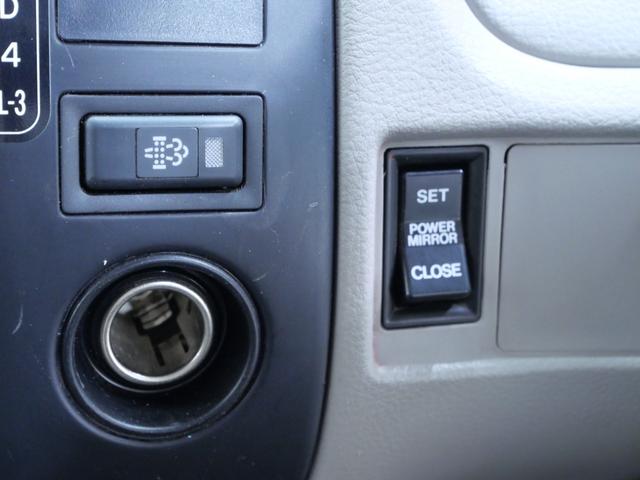 デュトロ Ｗキャブ　ＮＯＸ・ＰＭ適合車　キャブオーバー　ダブルキャブ　電動キャブチルト　三方開　各部縞鋼板貼り　レザー調シートカバー　可倒式パーキングブレーキ全塗装カスタム済み　ドアバイザー　電動格納ミラー（22枚目）