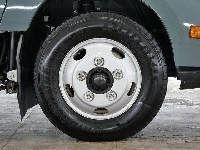 デュトロ Ｗキャブ　ＮＯＸ・ＰＭ適合車　キャブオーバー　ダブルキャブ　電動キャブチルト　三方開　各部縞鋼板貼り　レザー調シートカバー　可倒式パーキングブレーキ全塗装カスタム済み　ドアバイザー　電動格納ミラー（39枚目）