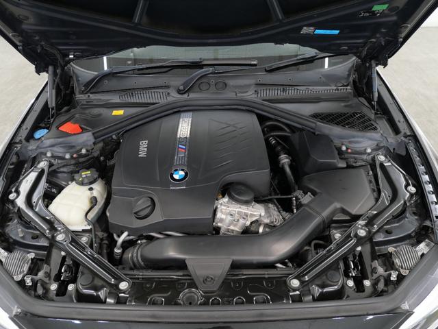 Ｍ２ ベースグレード　後期モデル　Ｈ＆Ｒ足回り　ＲＥＭＵＳマフラー　カーボンエアロパーツ　サンルーフ　黒レザーシート　シートヒーター　パドルシフト　リアスポイラー　ミラー型ＥＴＣ　コンフォートアクセス　１年保証付き　禁煙車（5枚目）