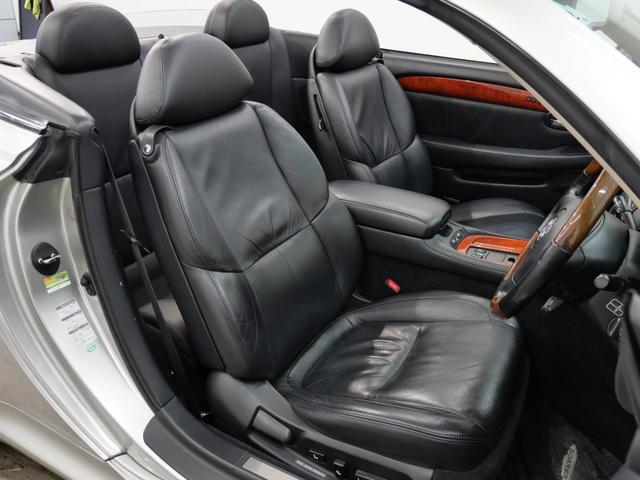 ソアラ ４３０ＳＣＶ　電動オープン　マークレビンソン　黒レザーシート　パワーシート　シートヒーター　ウッドコンビハンドル　純正１８インチアルミホイール　純正ＤＶＤナビ　クルーズコントロール　キーレスキー　保証付き　禁煙車（7枚目）