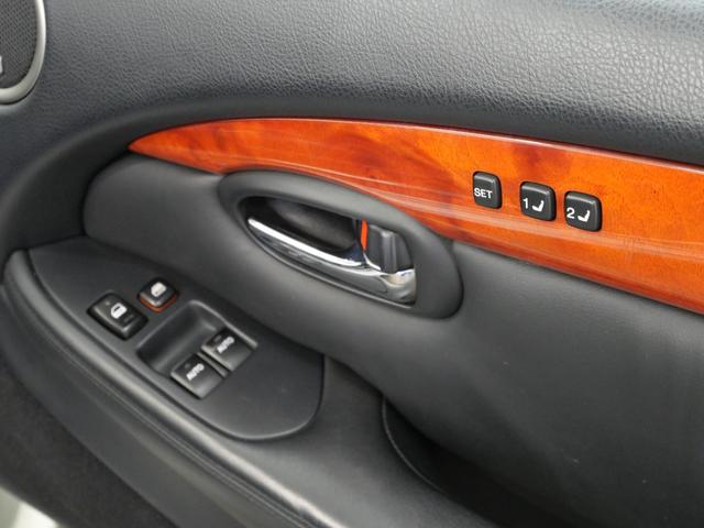 ソアラ ４３０ＳＣＶ　電動オープン　マークレビンソン　黒レザーシート　パワーシート　シートヒーター　ウッドコンビハンドル　純正１８インチアルミホイール　純正ＤＶＤナビ　クルーズコントロール　キーレスキー　保証付き　禁煙車（59枚目）