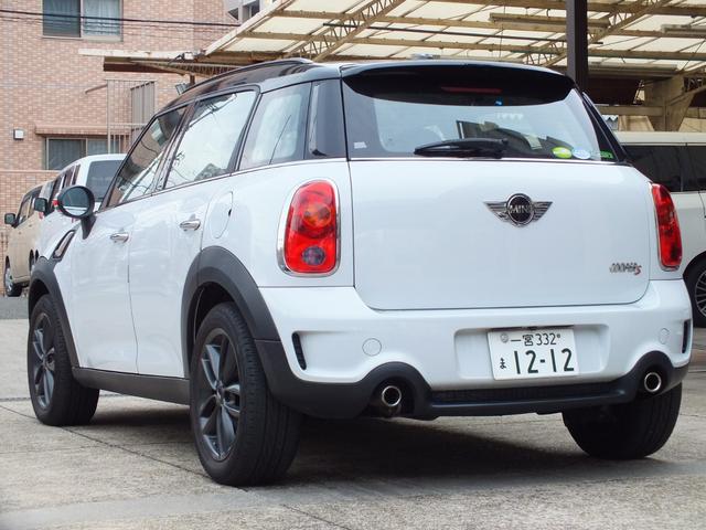 ＭＩＮＩ クーパーＳ　クロスオーバー　５人乗り　ストラーダナビ　フルセグＴＶ　バックカメラ　デジタルインナーミラー機能付き前後ドラレコ　　パドルシフト　キーレス　ブラックアルミ　ユニオンジャックドアミラーカバー（8枚目）