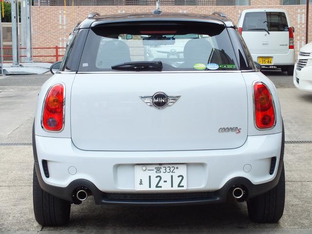 ＭＩＮＩ クーパーＳ　クロスオーバー　５人乗り　ストラーダナビ　フルセグＴＶ　バックカメラ　デジタルインナーミラー機能付き前後ドラレコ　　パドルシフト　キーレス　ブラックアルミ　ユニオンジャックドアミラーカバー（9枚目）