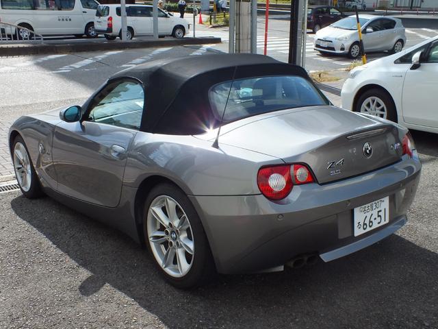 Ｚ４ ３．０ｉ　電動ルーフ　革シート　シートヒーター付き電動シート　キーレス　ＥＴＣ　タワーバー（8枚目）