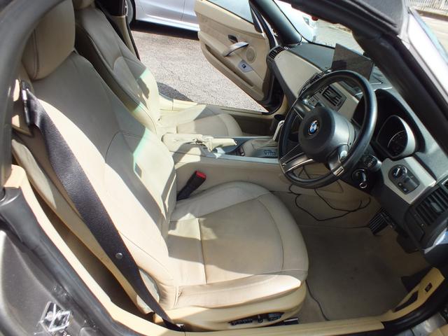 Ｚ４ ３．０ｉ　電動ルーフ　革シート　シートヒーター付き電動シート　キーレス　ＥＴＣ　タワーバー（12枚目）