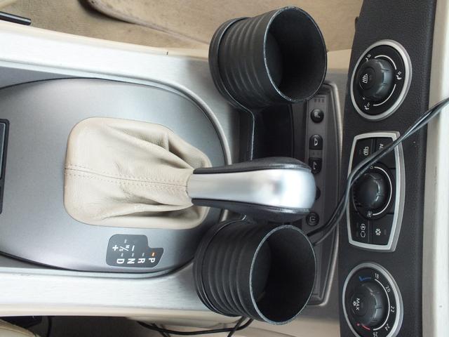 Ｚ４ ３．０ｉ　電動ルーフ　革シート　シートヒーター付き電動シート　キーレス　ＥＴＣ　タワーバー（20枚目）