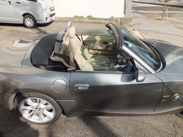 Ｚ４ ３．０ｉ　電動ルーフ　革シート　シートヒーター付き電動シート　キーレス　ＥＴＣ　タワーバー（27枚目）