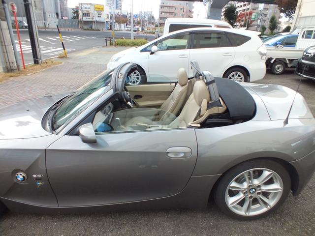 Ｚ４ ３．０ｉ　電動ルーフ　革シート　シートヒーター付き電動シート　キーレス　ＥＴＣ　タワーバー（28枚目）