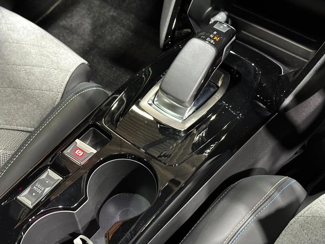 ｅ－２００８ ＧＴライン　認定中古車保証１年　禁煙車　アップルカープレイ　シートヒーター　ブレーキサポート　ブラインドスポットモニター　アダプティブクルーズコントロール（12枚目）