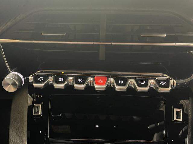 ２０８ ＧＴ　登録済み未使用車　新車保証継承　アップルカープレイ　アンドロイドオート　アダプティブクルーズコントロール　ブラインドスポットモニター（12枚目）