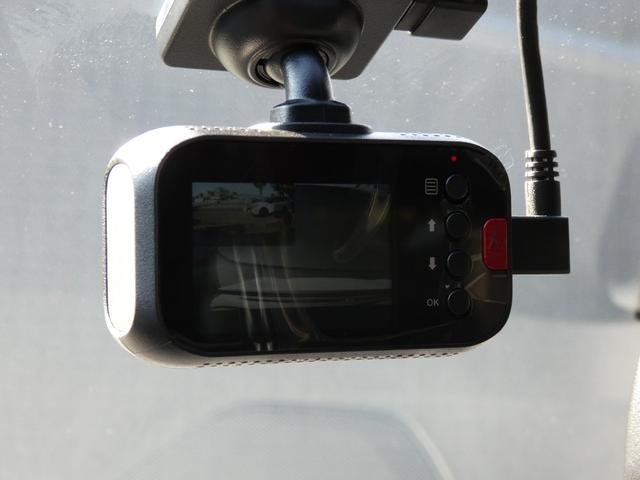 ３００８ ＧＴハイブリッド４　正規認定中古車　保証整備付　弊社代車　ＥＴＣ　ドラレコ　バックカメラ　電動シート　衝突軽減ブレーキ　アイドリングストップ　障害物ソナー　レーンキープ　アクティブクルコン　ＬＥＤライト　サンルーフ（15枚目）