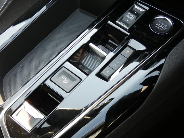 ３００８ ＧＴハイブリッド４　正規認定中古車　保証整備付　弊社代車　ＥＴＣ　ドラレコ　バックカメラ　電動シート　衝突軽減ブレーキ　アイドリングストップ　障害物ソナー　レーンキープ　アクティブクルコン　ＬＥＤライト　サンルーフ（21枚目）