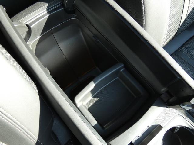 ３００８ ＧＴハイブリッド４　正規認定中古車　保証整備付　弊社代車　ＥＴＣ　ドラレコ　バックカメラ　電動シート　衝突軽減ブレーキ　アイドリングストップ　障害物ソナー　レーンキープ　アクティブクルコン　ＬＥＤライト　サンルーフ（24枚目）