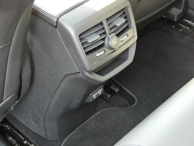 ３００８ ＧＴハイブリッド４　正規認定中古車　保証整備付　弊社代車　ＥＴＣ　ドラレコ　バックカメラ　電動シート　衝突軽減ブレーキ　アイドリングストップ　障害物ソナー　レーンキープ　アクティブクルコン　ＬＥＤライト　サンルーフ（36枚目）