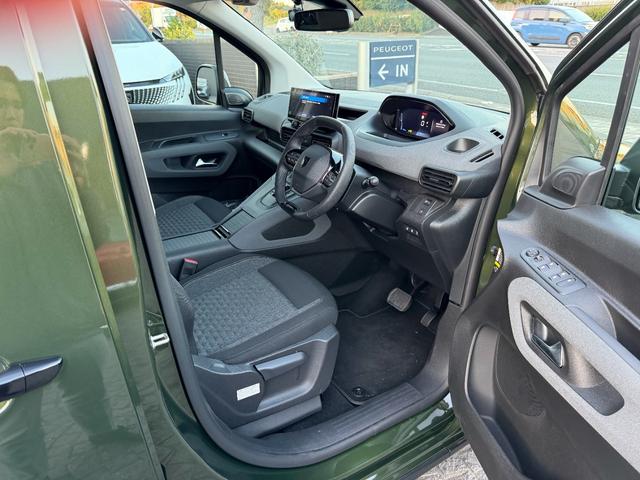 リフター ロングＧＴ　弊社デモカー　新車保証継承　ＥＴＣ　ドラレコ　スライドドア　カープレイ　アンドロイドオート　３６０°コーナーセンサー　サイドカメラ（6枚目）