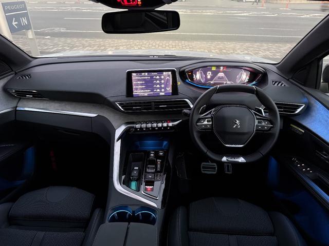 ５００８ ＧＴ　弊社デモカー　新車保証継承　パワーシート　電動リアゲート　カープレイ　アンドロイドオート　３６０°コーナーセンサー　アダプティブクルーズコントロール　パノラミックルーフ（3枚目）