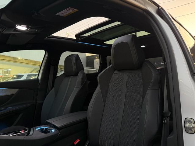 ５００８ ＧＴ　弊社デモカー　新車保証継承　パワーシート　電動リアゲート　カープレイ　アンドロイドオート　３６０°コーナーセンサー　アダプティブクルーズコントロール　パノラミックルーフ（16枚目）