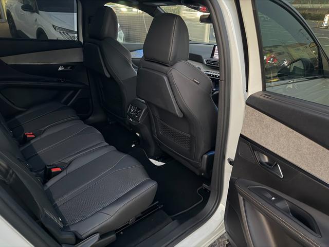 ５００８ ＧＴ　弊社デモカー　新車保証継承　パワーシート　電動リアゲート　カープレイ　アンドロイドオート　３６０°コーナーセンサー　アダプティブクルーズコントロール　パノラミックルーフ（18枚目）