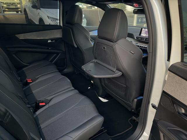 ５００８ ＧＴ　弊社デモカー　新車保証継承　パワーシート　電動リアゲート　カープレイ　アンドロイドオート　３６０°コーナーセンサー　アダプティブクルーズコントロール　パノラミックルーフ（20枚目）