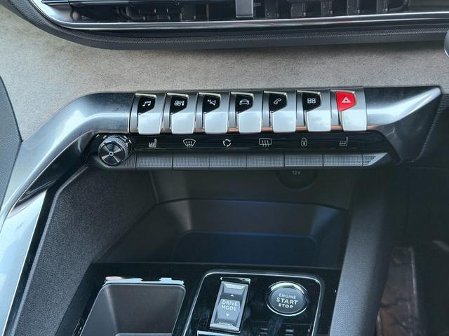 ３００８ ＧＴ　弊社デモカー　新車保証継承　ＥＴＣ　ドラレコ　パノラミックルーフ　カープレイ　アンドロイドオート　３６０°コーナーセンサー　バックカメラ　サイドカメラ　ヒルコントロール（12枚目）