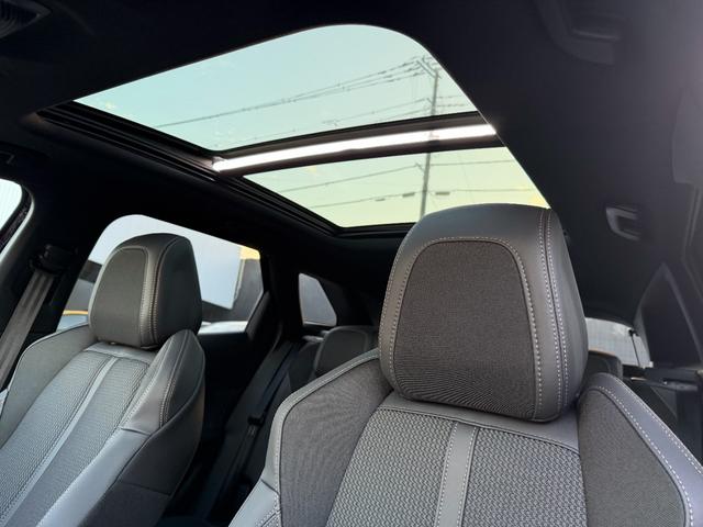 ３００８ ＧＴ　弊社デモカー　新車保証継承　ＥＴＣ　ドラレコ　パノラミックルーフ　カープレイ　アンドロイドオート　３６０°コーナーセンサー　バックカメラ　サイドカメラ　ヒルコントロール（18枚目）