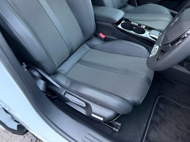 e-2008 GT 新車保証継承・電気自動車・ETCドラレコ付き・360°コーナーセンサー・シートヒーター・アダプティブクルーズコントロール(8枚目)