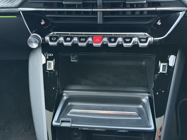 e-2008 GT 新車保証継承・電気自動車・ETCドラレコ付き・360°コーナーセンサー・シートヒーター・アダプティブクルーズコントロール(13枚目)