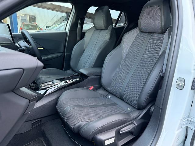 e-2008 GT 新車保証継承・電気自動車・ETCドラレコ付き・360°コーナーセンサー・シートヒーター・アダプティブクルーズコントロール(16枚目)