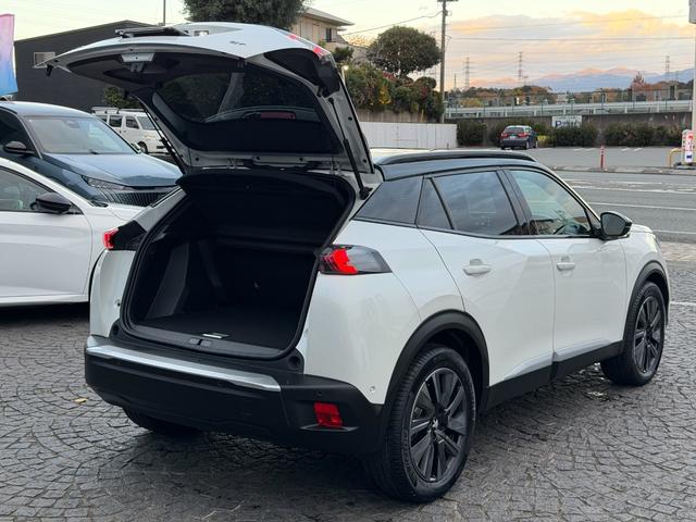 e-2008 GT 新車保証継承・電気自動車・ETCドラレコ付き・360°コーナーセンサー・シートヒーター・アダプティブクルーズコントロール(26枚目)