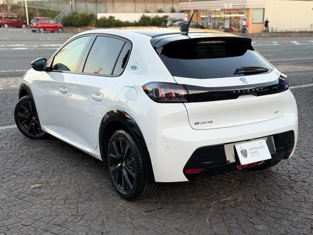 ｅ－２０８ 　弊社デモカー　正規認定中古車　ＥＴＣドラレコ付き　カープレイアンドロイドオート　アダプティブクルーズコントロール　３６０°コーナーセンサー（2枚目）