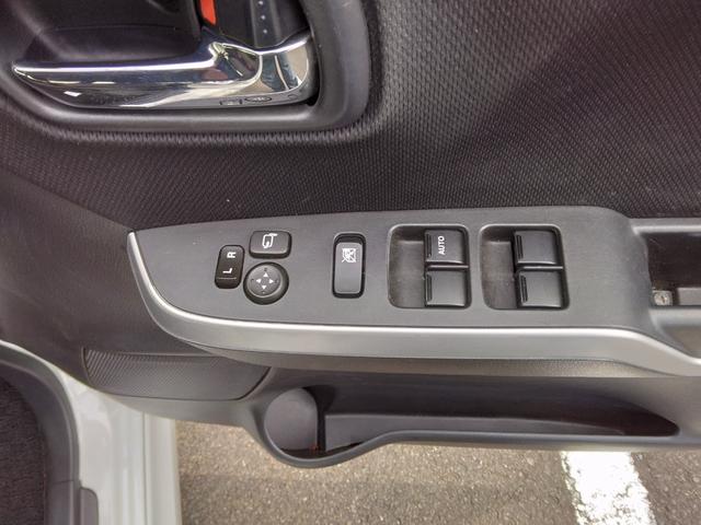 ソリオバンディット ハイブリッドＭＶ　ナビ　ＴＶ　クリアランスソナー　オートクルーズコントロール　レーンアシスト　衝突被害軽減システム　両側スライド・片側電動　オートライト　ＬＥＤヘッドランプ　スマートキー　アイドリングストップ（13枚目）