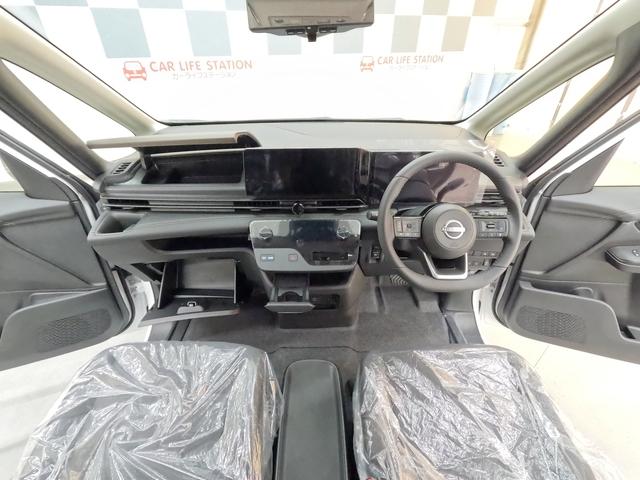 セレナ e-パワー ハイウェイスターV アラウンドビューモニター+ルームミラー+ドラレコ+LEDヘッドライト+NCナビ+ETC2.0+SOSコール 登録済未使用車(10枚目)