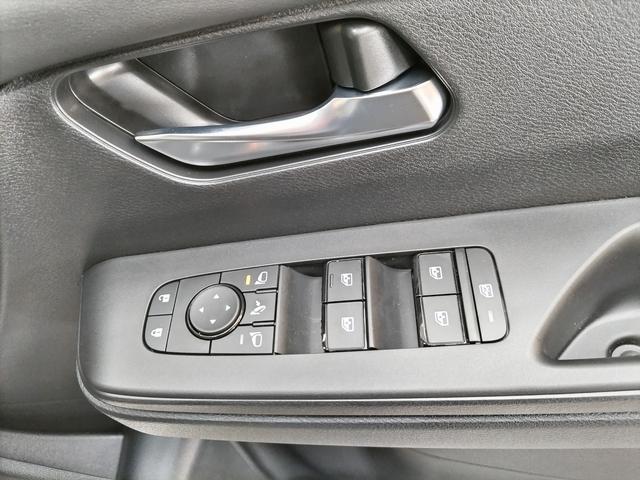 セレナ e-パワー ハイウェイスターV アラウンドビューモニター+ルームミラー+ドラレコ+LEDヘッドライト+NCナビ+ETC2.0+SOSコール 登録済未使用車(25枚目)