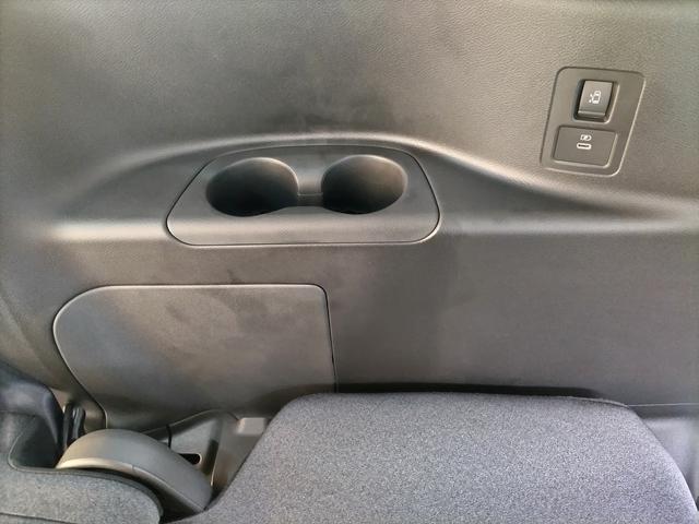 セレナ e-パワー ハイウェイスターV アラウンドビューモニター+ルームミラー+ドラレコ+LEDヘッドライト+NCナビ+ETC2.0+SOSコール 登録済未使用車(31枚目)