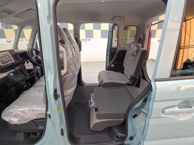 オーディオレスの為、お好みのナビゲーションやオーディオの装着が可能です！