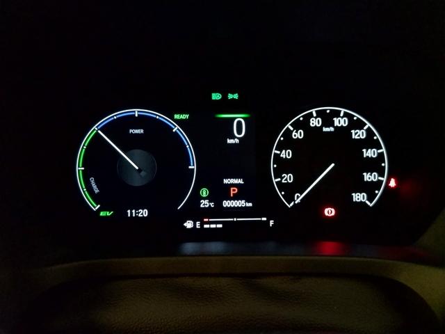 ヴェゼル e:HEV Z ホンダコネクトナビ+ETC2.0+ワイヤレス充電器 Honda SENSING 登録済未使用車 LEDヘッドライト 前席シートヒーター/ステアリングヒーター 電子パーキングブレーキ スマートキー(11枚目)