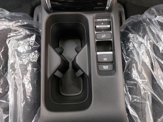 ヴェゼル e:HEV Z ホンダコネクトナビ+ETC2.0+ワイヤレス充電器 Honda SENSING 登録済未使用車 LEDヘッドライト 前席シートヒーター/ステアリングヒーター 電子パーキングブレーキ スマートキー(28枚目)