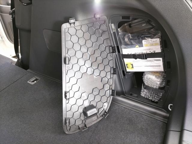 ヴェゼル e:HEV Z ホンダコネクトナビ+ETC2.0+ワイヤレス充電器 Honda SENSING 登録済未使用車 LEDヘッドライト 前席シートヒーター/ステアリングヒーター 電子パーキングブレーキ スマートキー(33枚目)