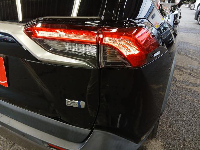 ＲＡＶ４ ハイブリッドＧ　４ＷＤ　ドライブレコーダー　ＥＴＣ　全周囲カメラ　クリアランスソナー　オートクルーズコントロール　レーンアシスト　パワーシート　衝突被害軽減システム　ナビ　ＴＶ　オートマチックハイビーム　オートライト（24枚目）